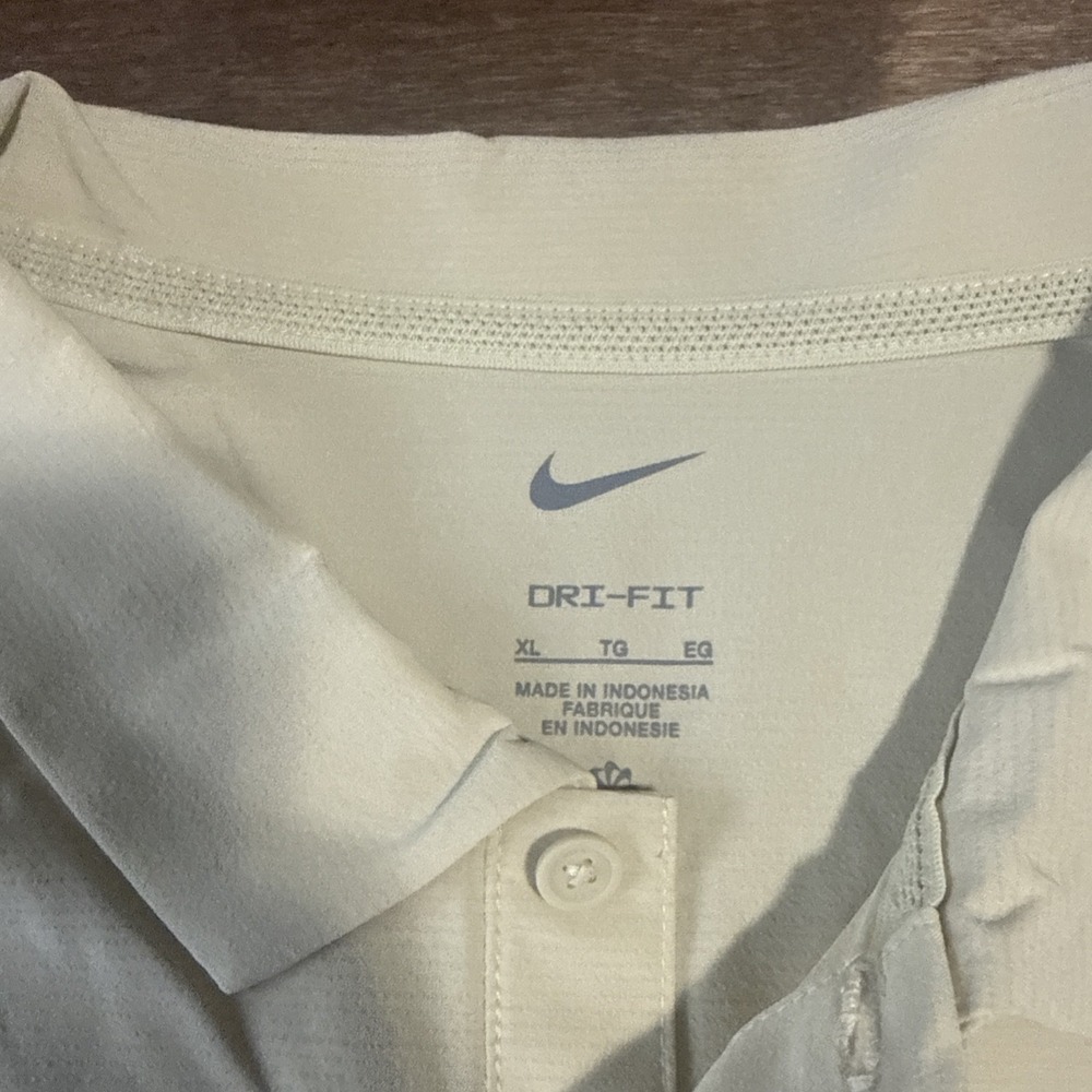 NWOT Nike Polo Shirt Mens XL Tan Colorado Buffaloes CU Dri-FIT Short Sleeve Golf - Picture 3 of 5